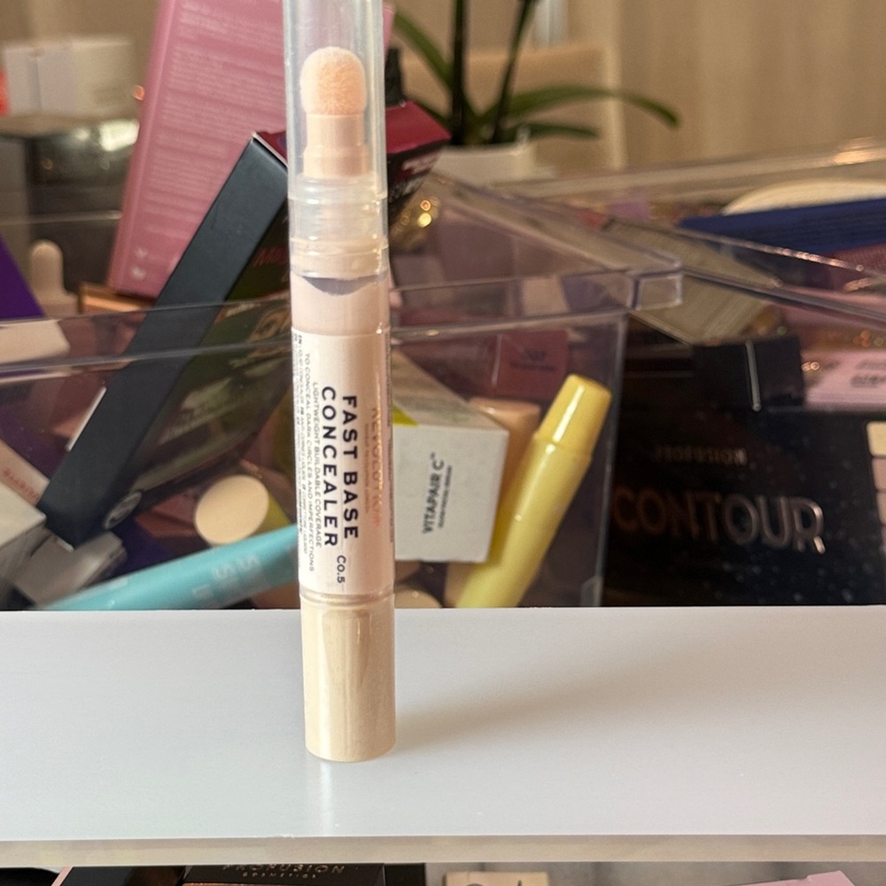 Fast Base Concealer, Lightweight, Buildable, Coverage To Conceal